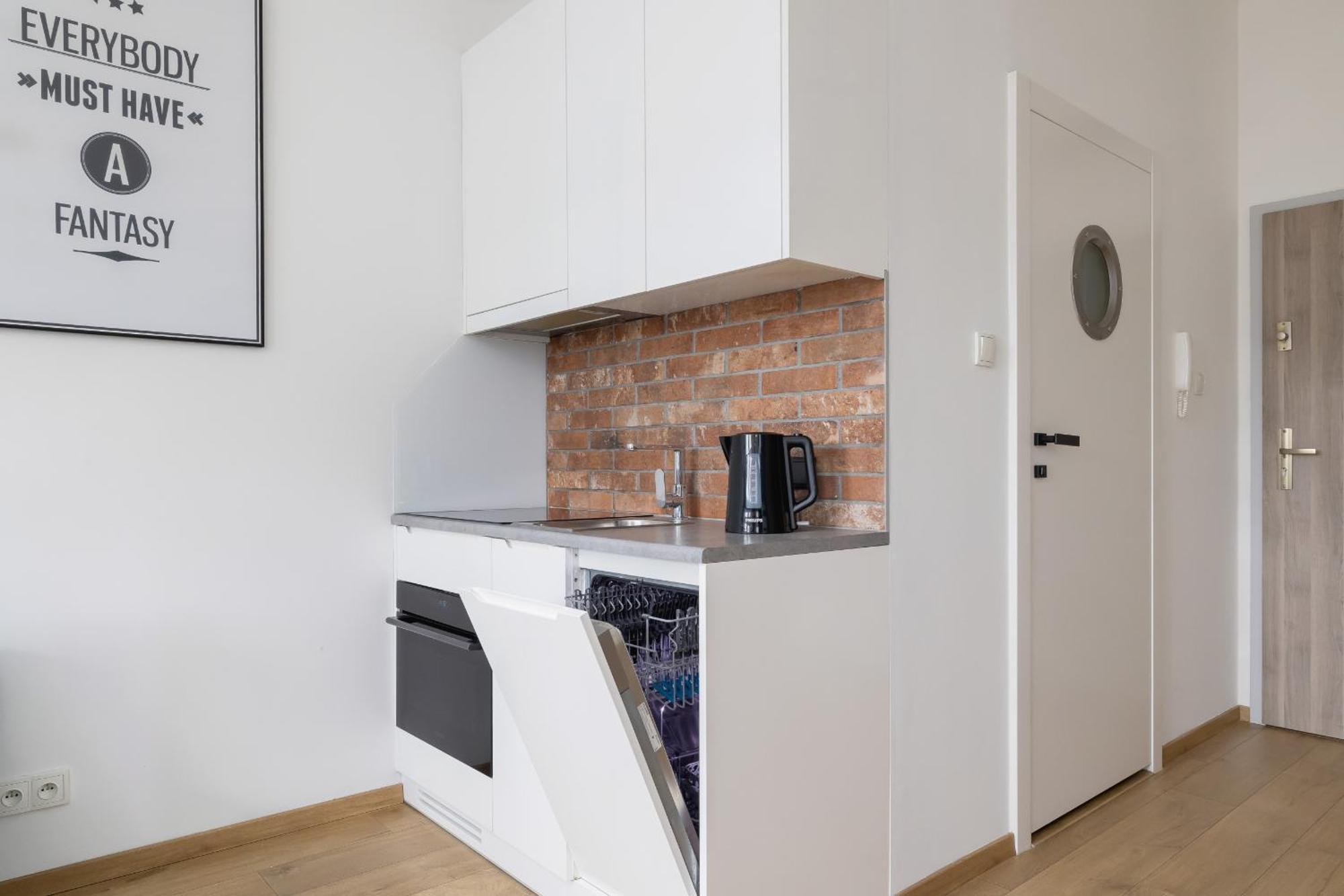 Apartment Turquoise Studio With Balcony & Air Conditioning By Renters Krakau